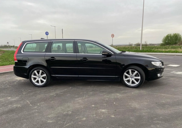 Volvo V70 cena 56500 przebieg: 157800, rok produkcji 2015 z Rzeszów małe 562